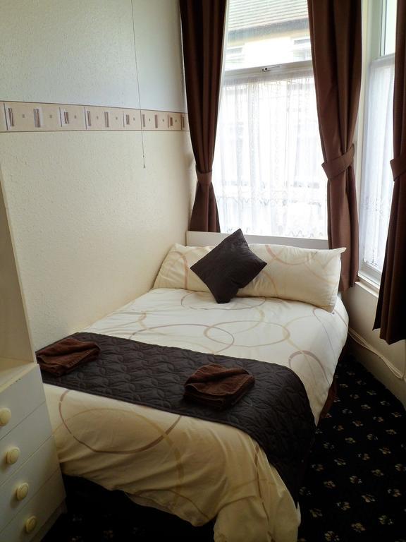Ardwick House Bed & Breakfast Blackpool